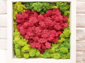 Scandinavian moss heart