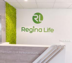 Зелено интериорно брандиране в клиника Regina Life