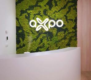 Зелена стена с обемно лого за AXPO