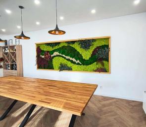 Natural green wall in a chic wooden frame (ref. Dubai)